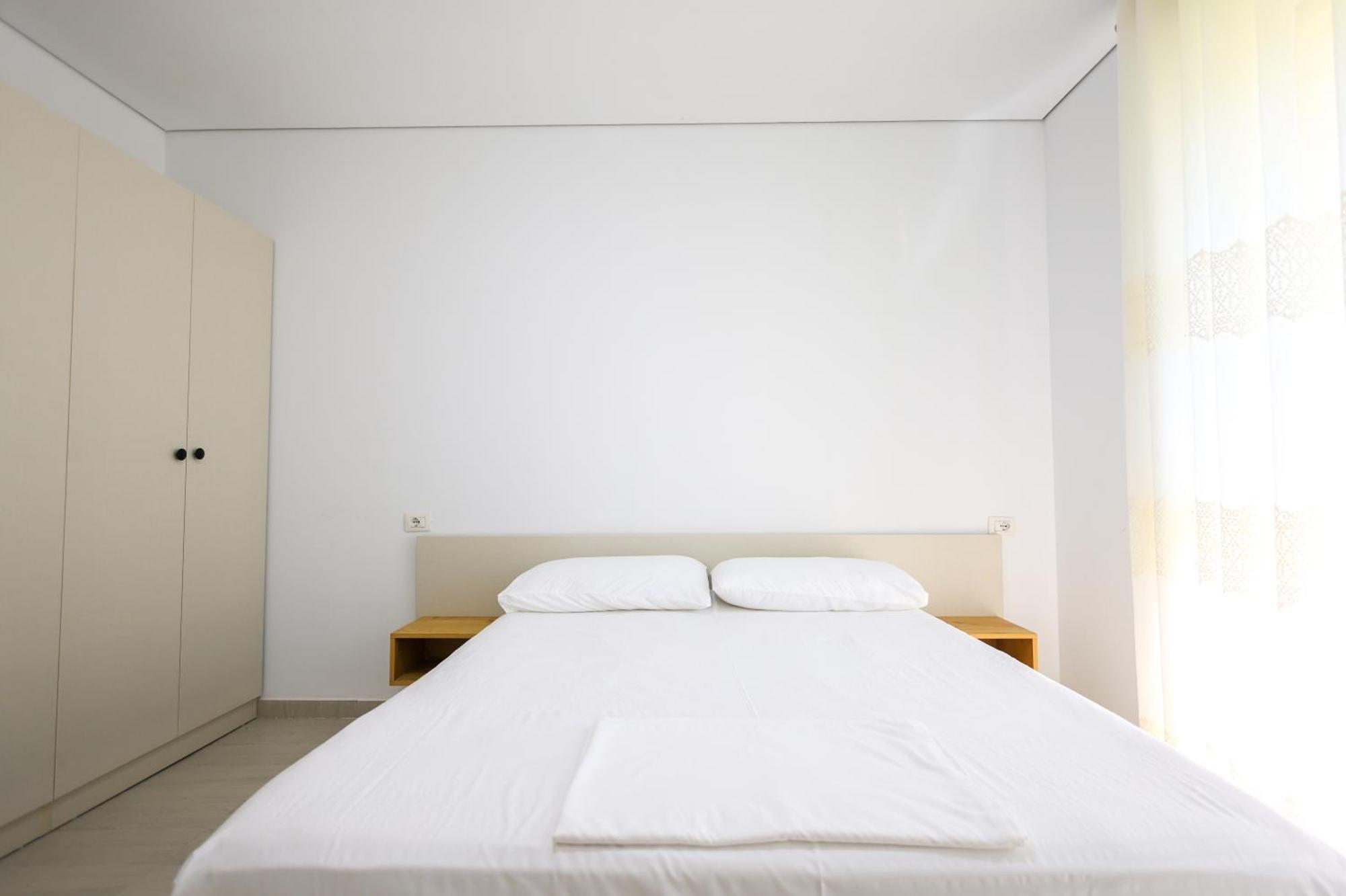 Sanpietro Vacation Apartments Durres Exterior photo